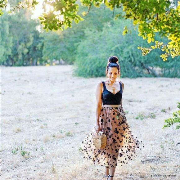 Women's 3D Posy Double-Layered Mesh Midi Skirt - Picture 10 of 14